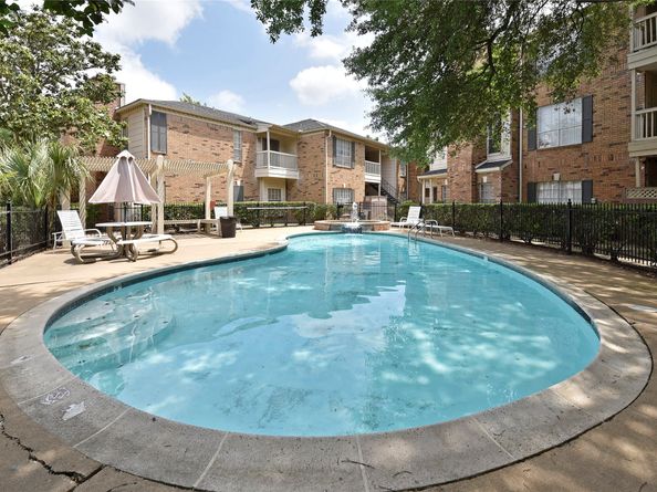 2626 Holly Hall Street 401, Houston TX 77054