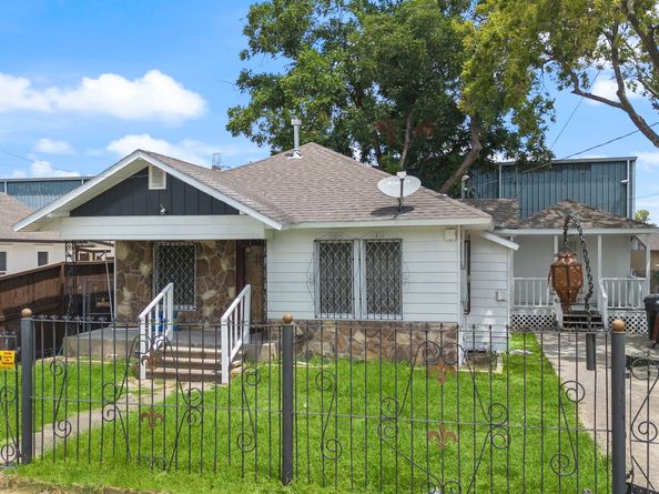 6633 Avenue T, Houston TX 77011