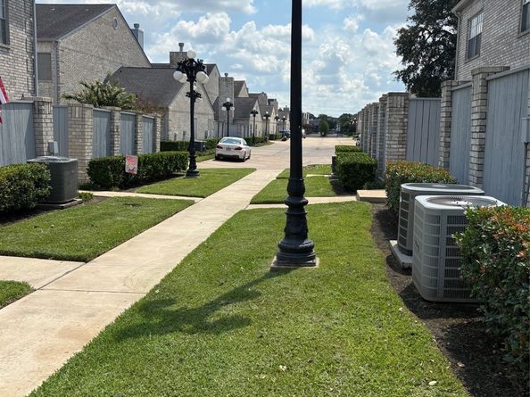 424 Wilcrest Drive 424, Houston TX 77042