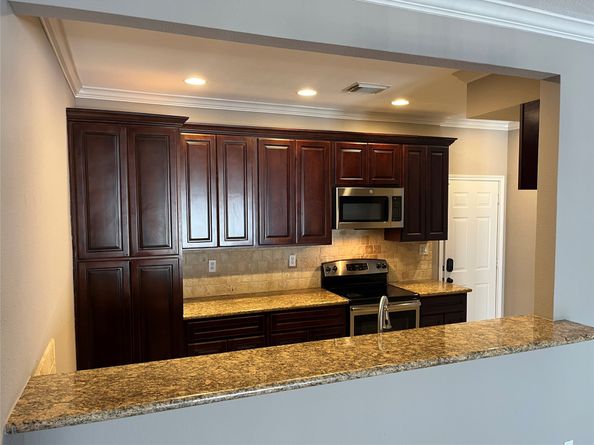 424 Wilcrest Drive 424, Houston TX 77042
