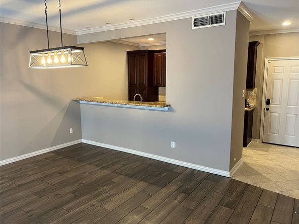 424 Wilcrest Drive 424, Houston TX 77042