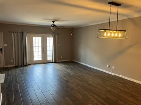424 Wilcrest Drive 424, Houston TX 77042