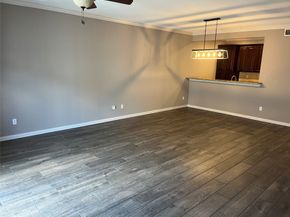 424 Wilcrest Drive 424, Houston TX 77042