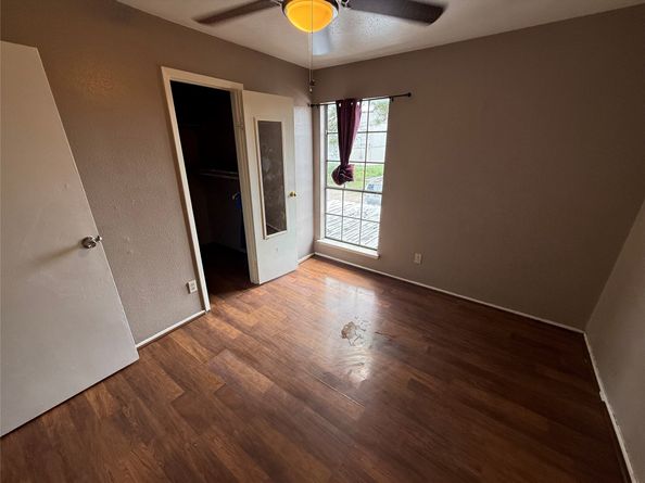 10501 South Drive 283, Houston TX 77099