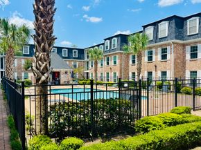 357 N Post Oak Lane 102, Houston TX 77024