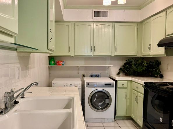 357 N Post Oak Lane 102, Houston TX 77024