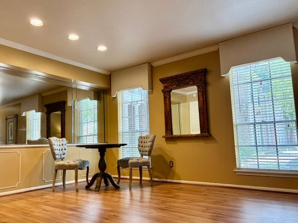 357 N Post Oak Lane 102, Houston TX 77024