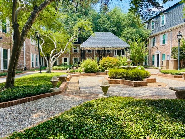 357 N Post Oak Lane 102, Houston TX 77024