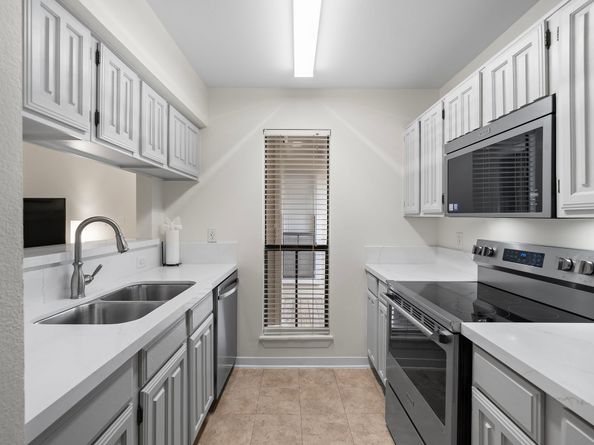 3500 Tangle Brush Drive 28, The Woodlands TX 77381