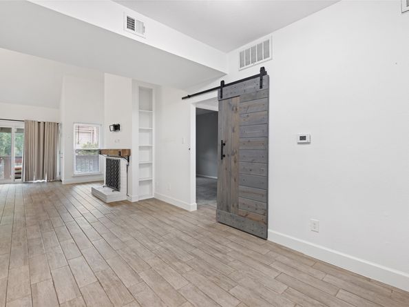 2100 Tanglewilde Street 378, Houston TX 77063