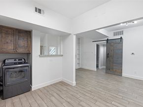2100 Tanglewilde Street 378, Houston TX 77063
