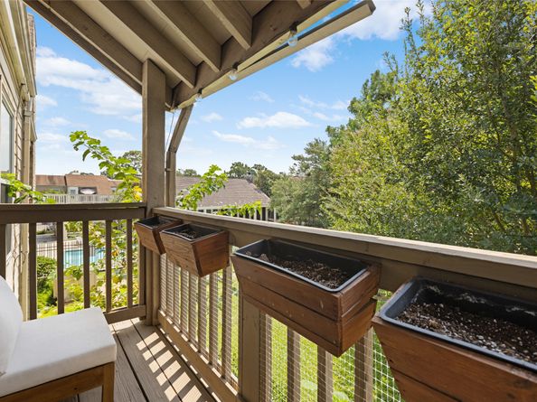 2100 Tanglewilde Street 378, Houston TX 77063