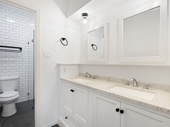 2100 Tanglewilde Street 378, Houston TX 77063