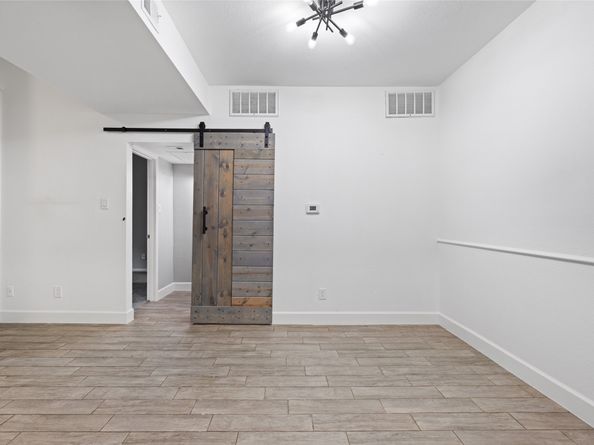 2100 Tanglewilde Street 378, Houston TX 77063