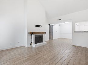 2100 Tanglewilde Street 378, Houston TX 77063