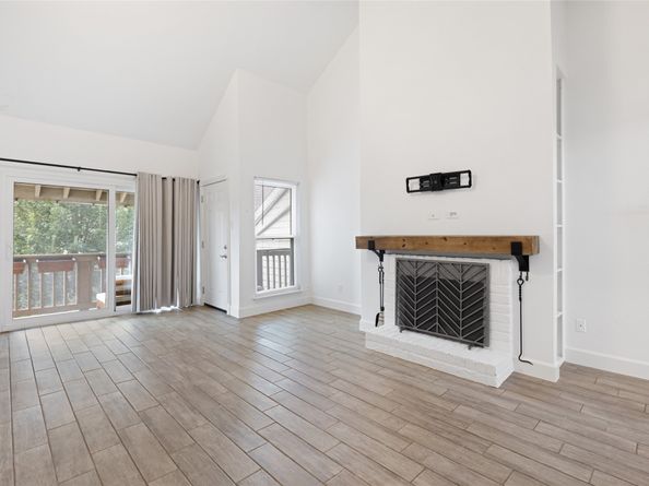 2100 Tanglewilde Street 378, Houston TX 77063
