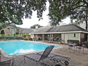 2323 Augusta Drive 36, Houston TX 77057