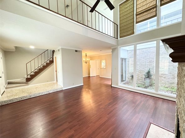 2323 Augusta Drive 36, Houston TX 77057
