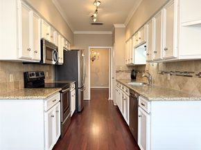 2323 Augusta Drive 36, Houston TX 77057