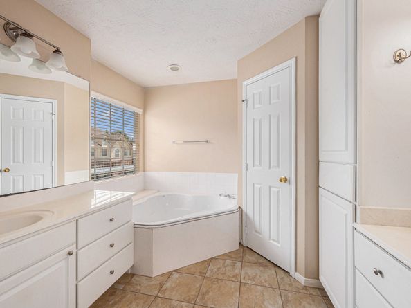 2710 Grants Lake Boulevard E3, Sugar Land TX 77479