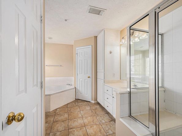 2710 Grants Lake Boulevard E3, Sugar Land TX 77479