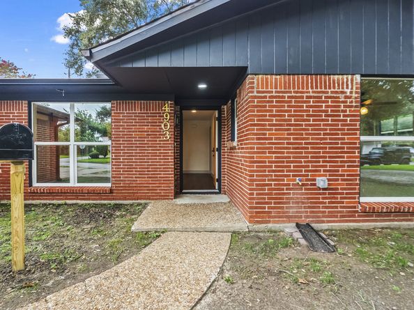 4903 Mayflower Street, Houston TX 77033