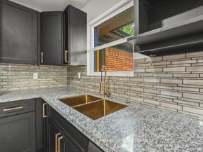 4903 Mayflower Street, Houston TX 77033