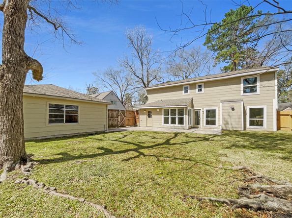 515 Rosewood Drive, Shenandoah TX 77381