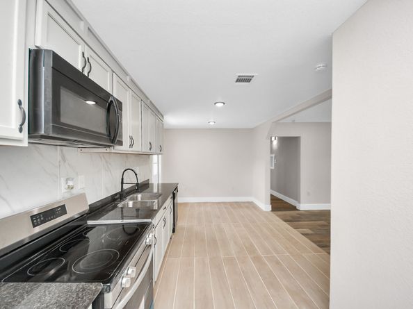 5903 Belneath Street, Houston TX 77033