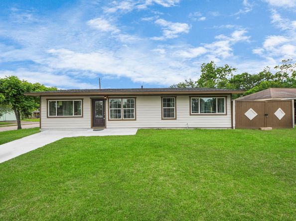 5903 Belneath Street, Houston TX 77033