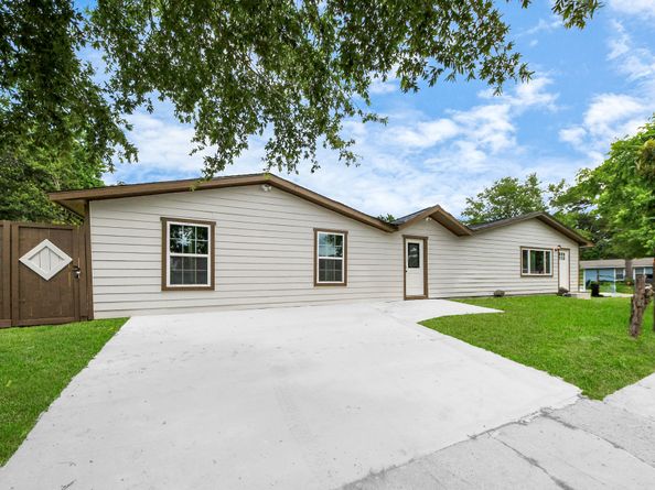 5903 Belneath Street, Houston TX 77033