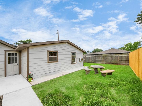 5903 Belneath Street, Houston TX 77033