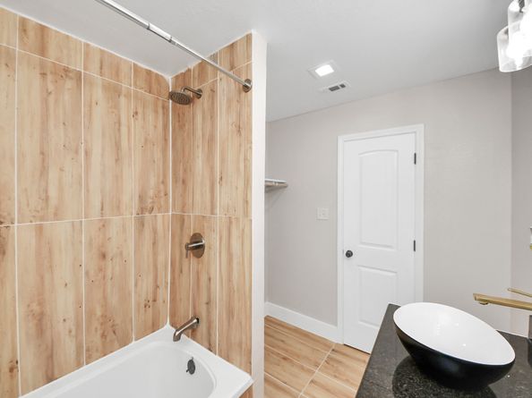 5903 Belneath Street, Houston TX 77033