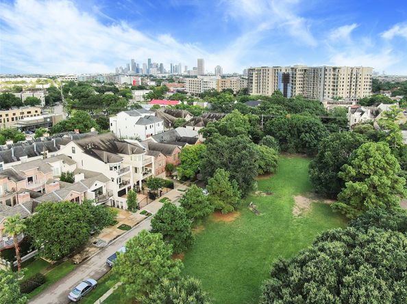 6310 Taggart Street B, Houston TX 77007