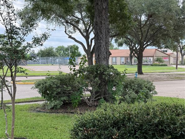 6922 Addicks Clodine Road, Houston TX 77083