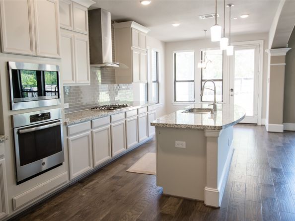 14 Trailing Lantana Place, The Woodlands TX 77354