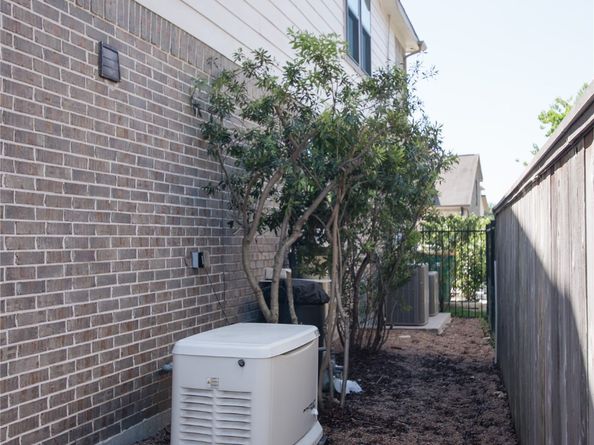 14 Trailing Lantana Place, The Woodlands TX 77354