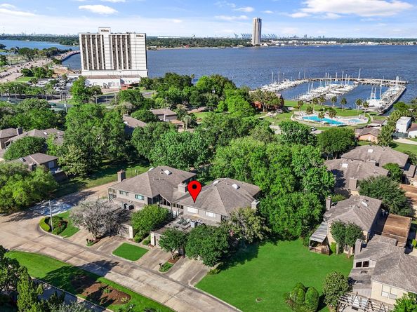 18107 Bal Harbour Drive, Nassau Bay TX 77058