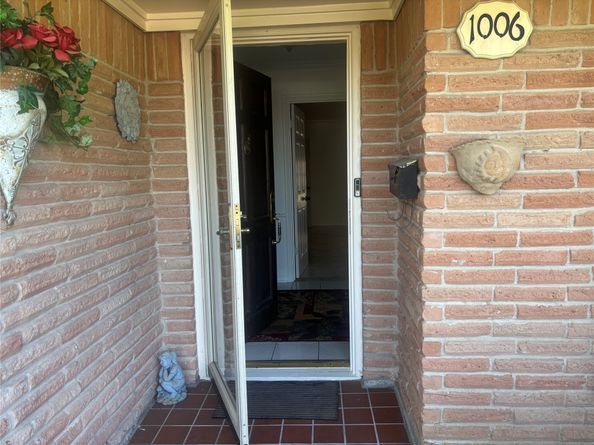 1006 Baymeadow Drive, Houston TX 77062