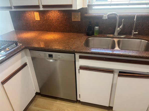 1006 Baymeadow Drive, Houston TX 77062