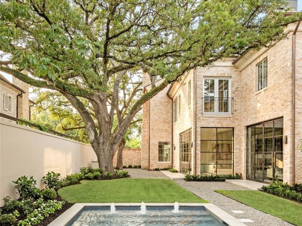 2525 Inwood Drive, Houston TX 77019