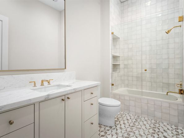 2525 Inwood Drive, Houston TX 77019