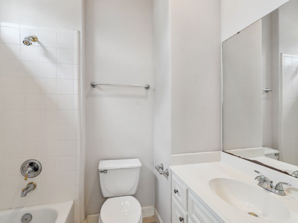 2218 Bellefontaine Street B, Houston TX 77030