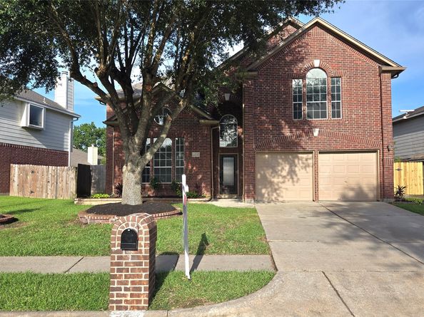 2719 Pirates Gold Circle, Friendswood TX 77546
