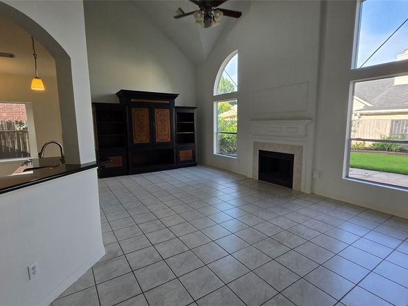 2719 Pirates Gold Circle, Friendswood TX 77546