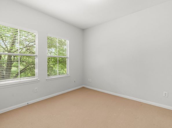 130 W Montfair Boulevard, The Woodlands TX 77382