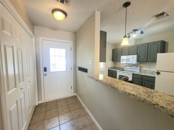 2030 Plantation Drive B2, Conroe TX 77301