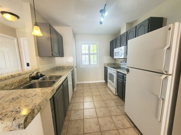 2030 Plantation Drive B2, Conroe TX 77301