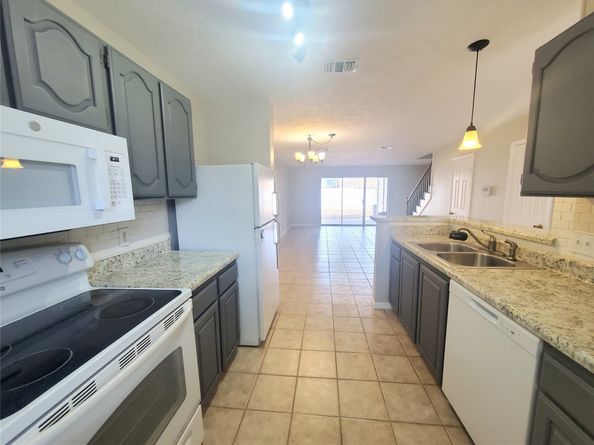 2030 Plantation Drive B2, Conroe TX 77301