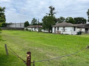 911 Bennington Street, Houston TX 77022